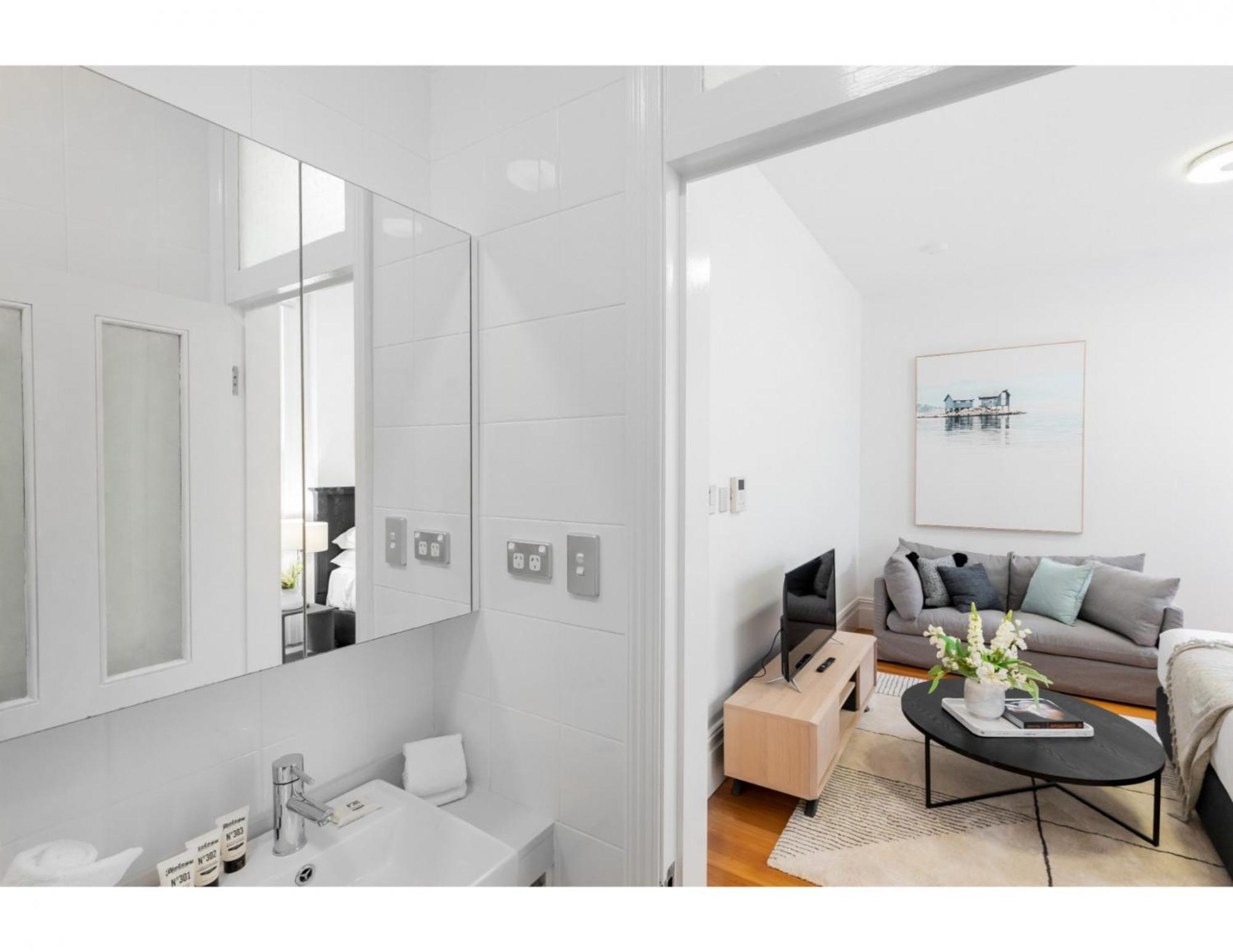Apartment Renovated Studio In Bohemian Area Close To Duplicate Sydney