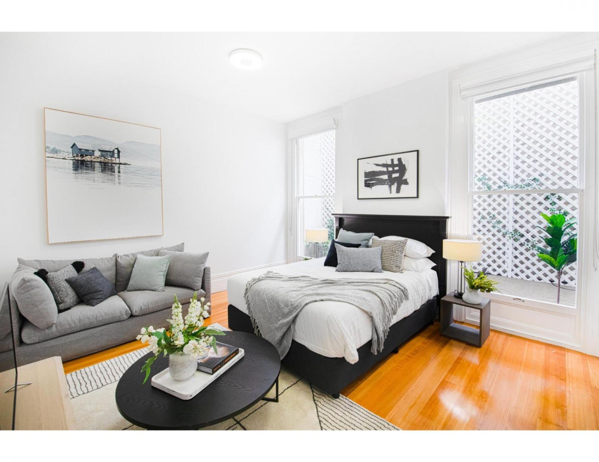 Renovated Studio In Bohemian Area Close To Duplicate Apartment Sydney