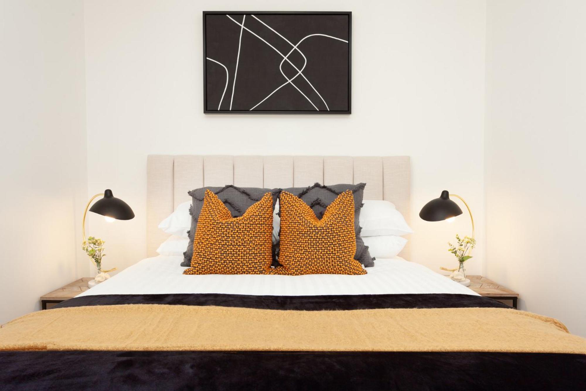 Perfect Located Comfy With Balcony * Sydney