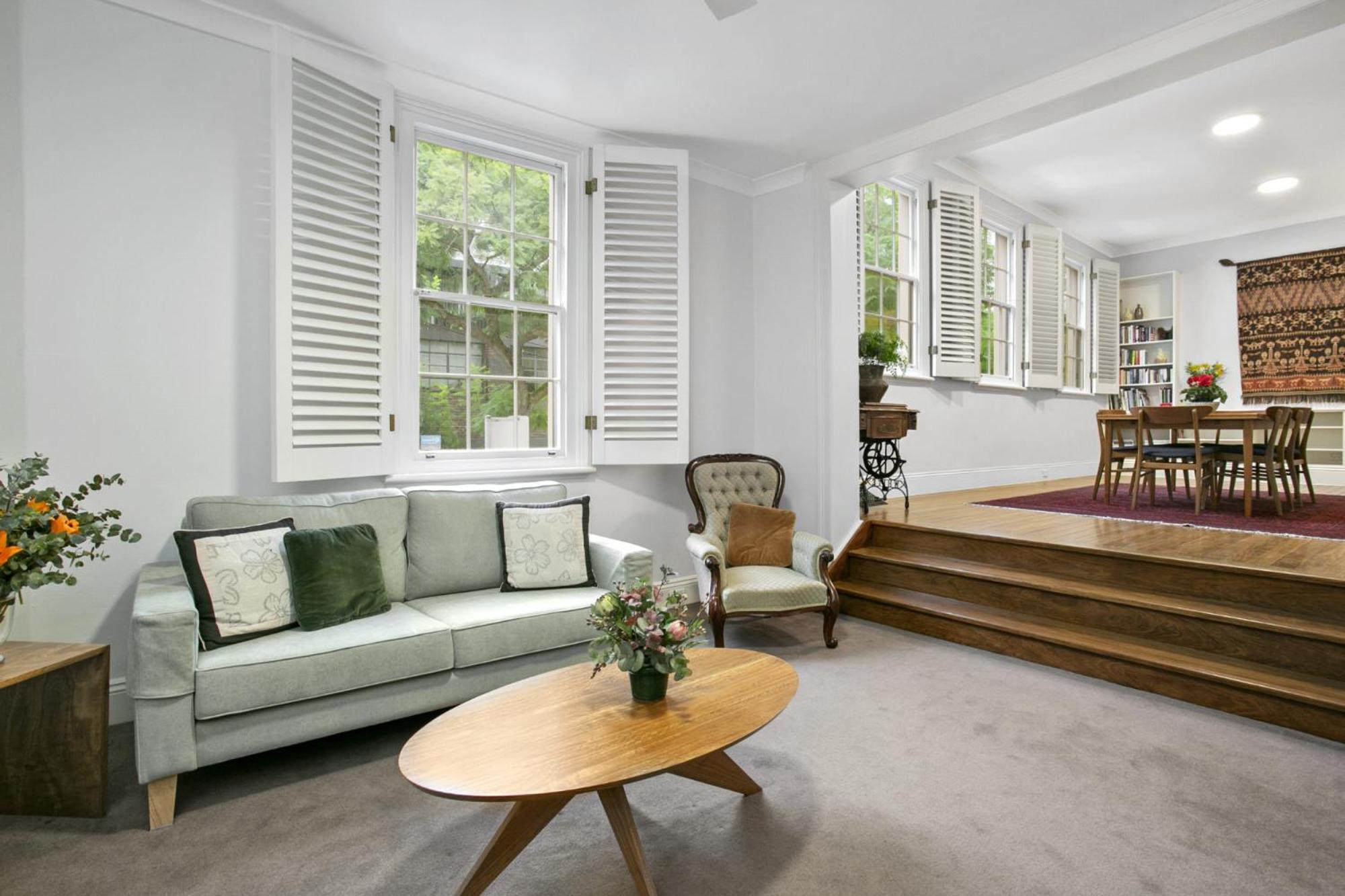 Family Terrace Close To Oxford Street And Cbd *