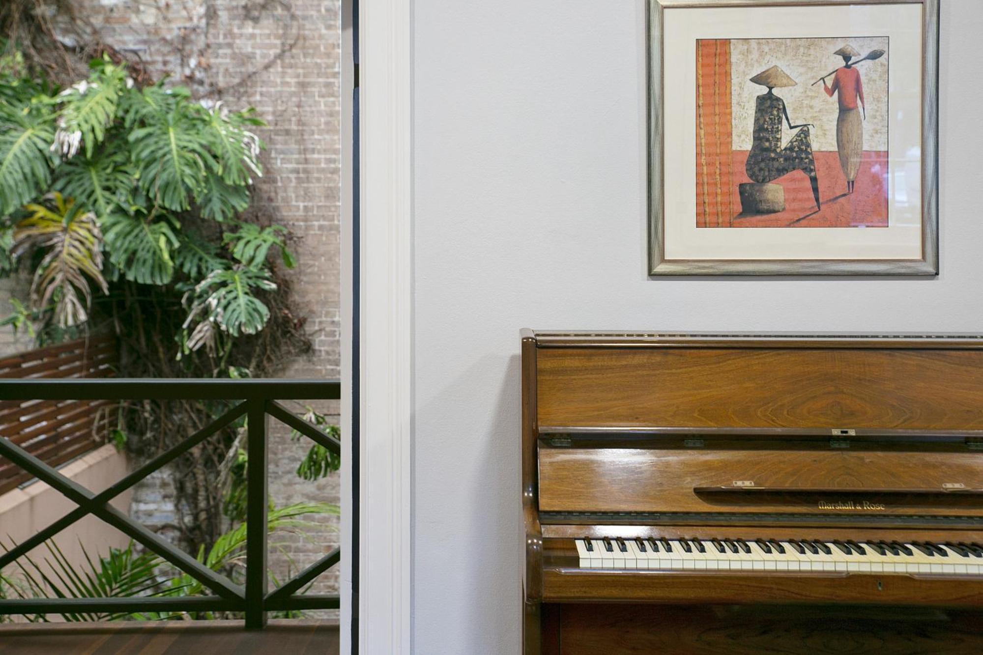 Family Terrace Close To Oxford Street And Cbd