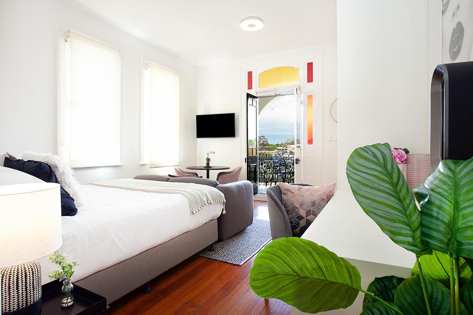 Charming With Balcony In Inner-city Glebe Apartamento