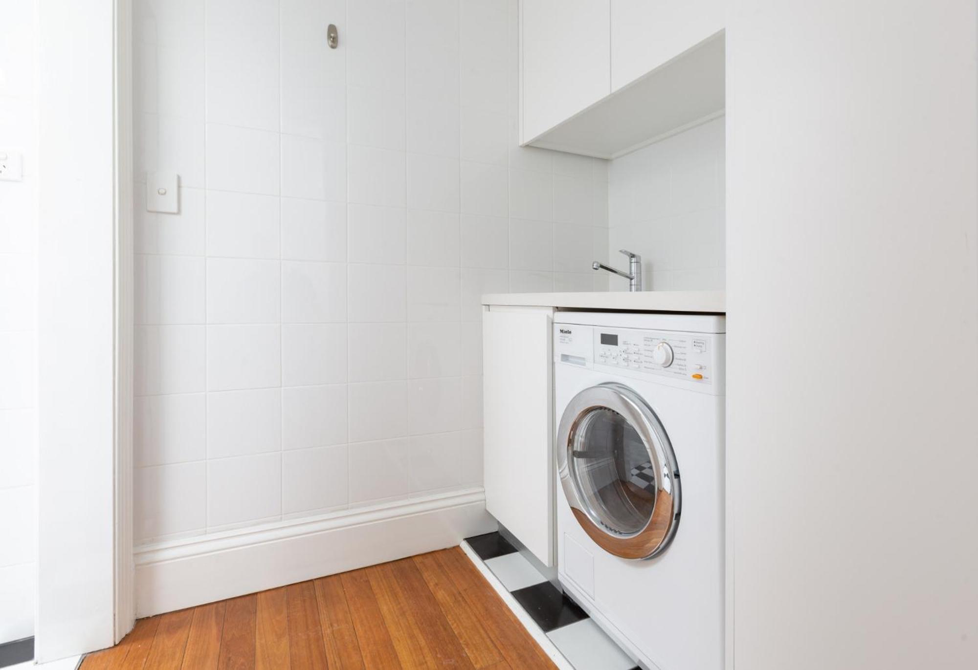 Apartment Chic With Patio 20 Min From Cbd Sydney
