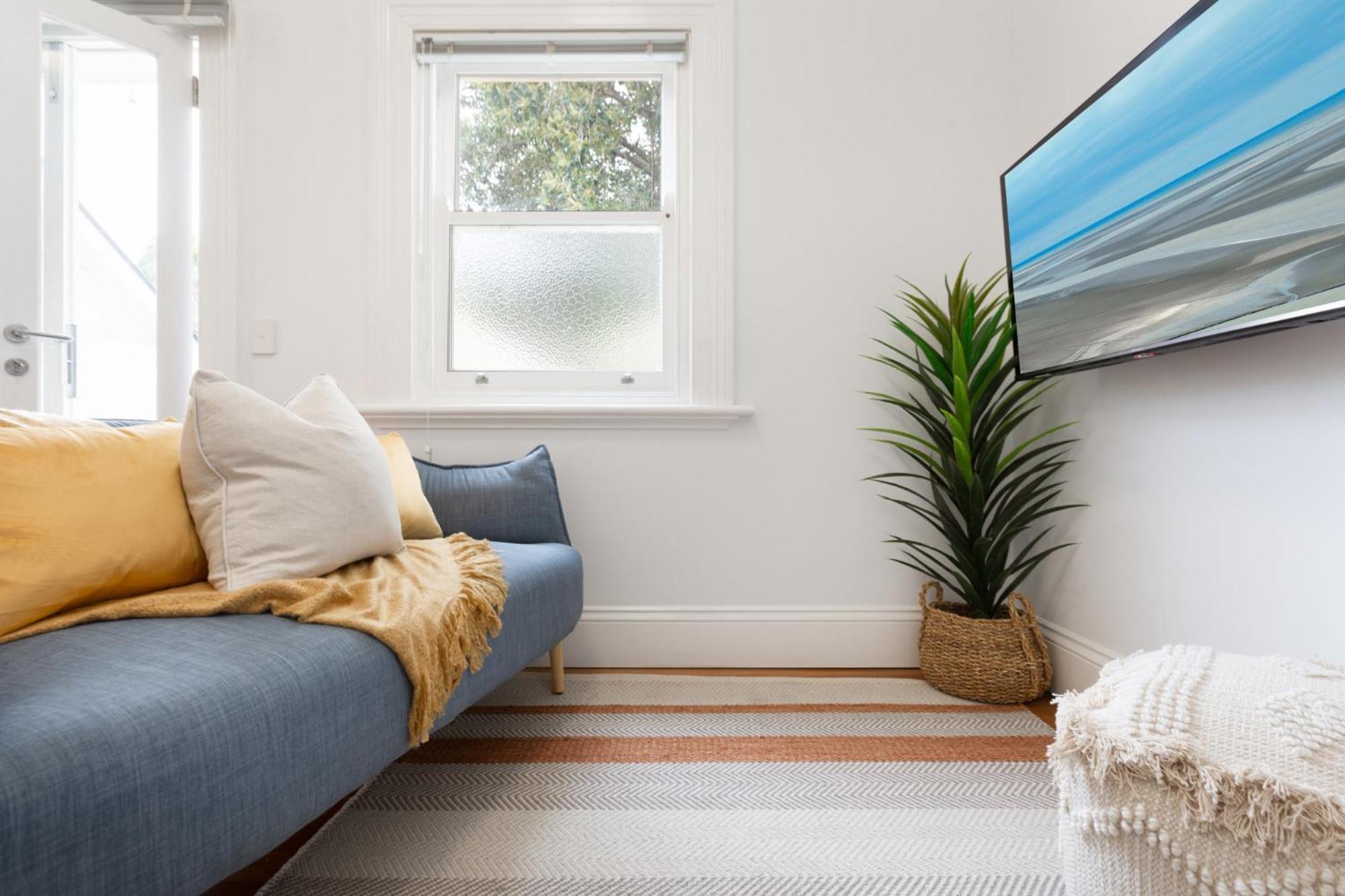 Apartment Chic With Patio 20 Min From Cbd Sydney