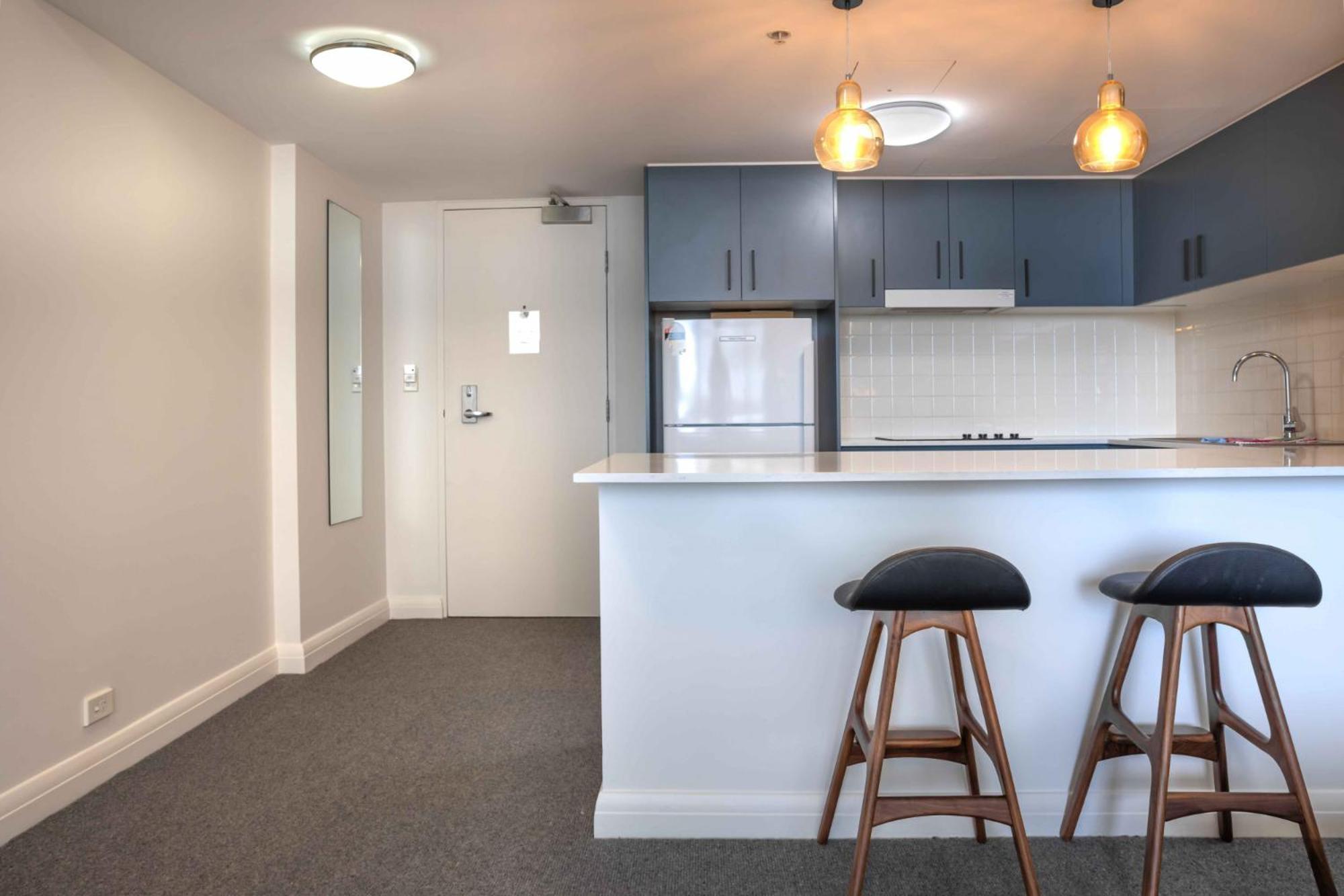 Apartment 1-bed With Parking, Pool, Sauna & Gym