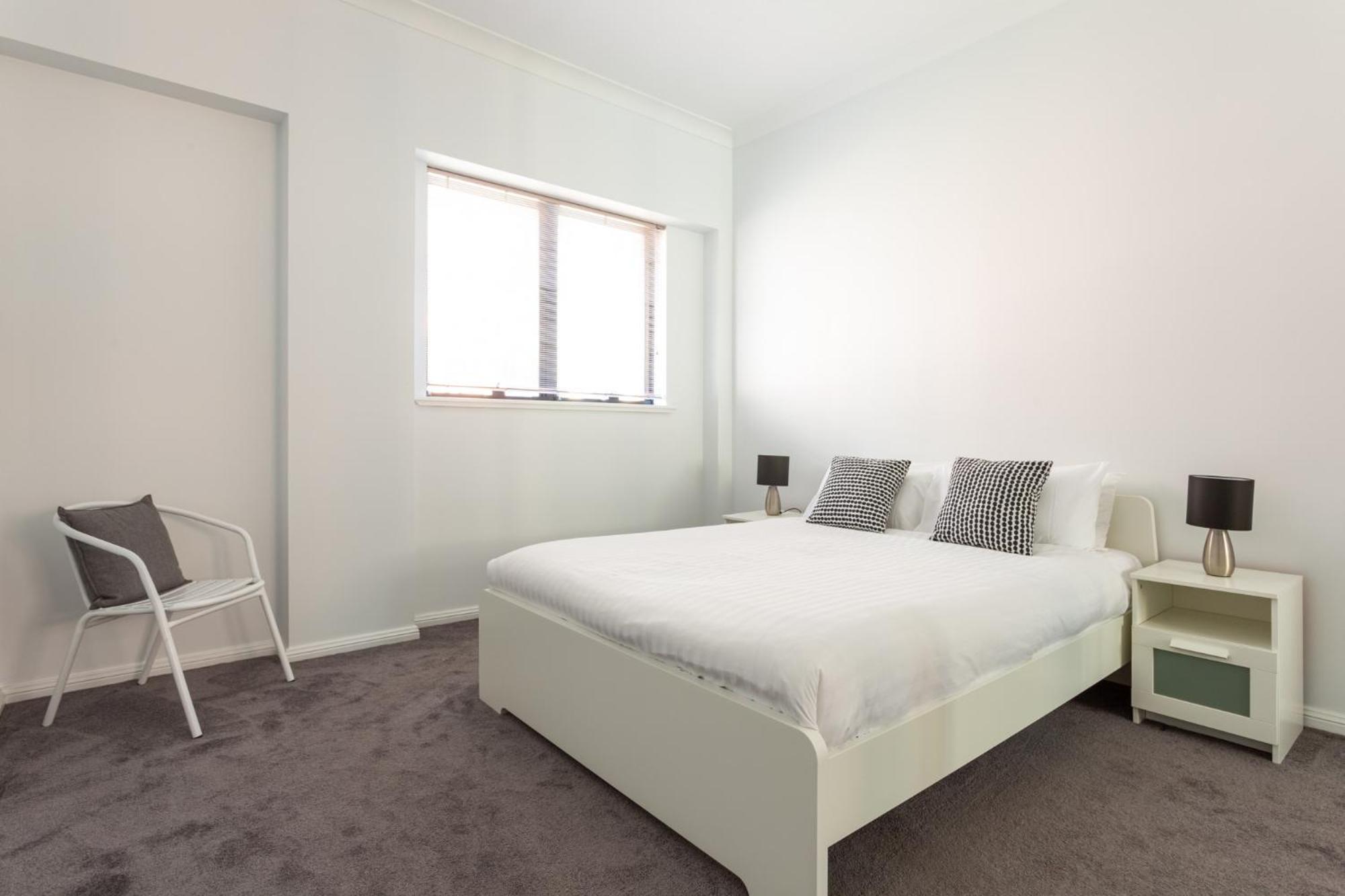 Chic Unit With Rooftop Terrace Near Sights & Shops Apartment