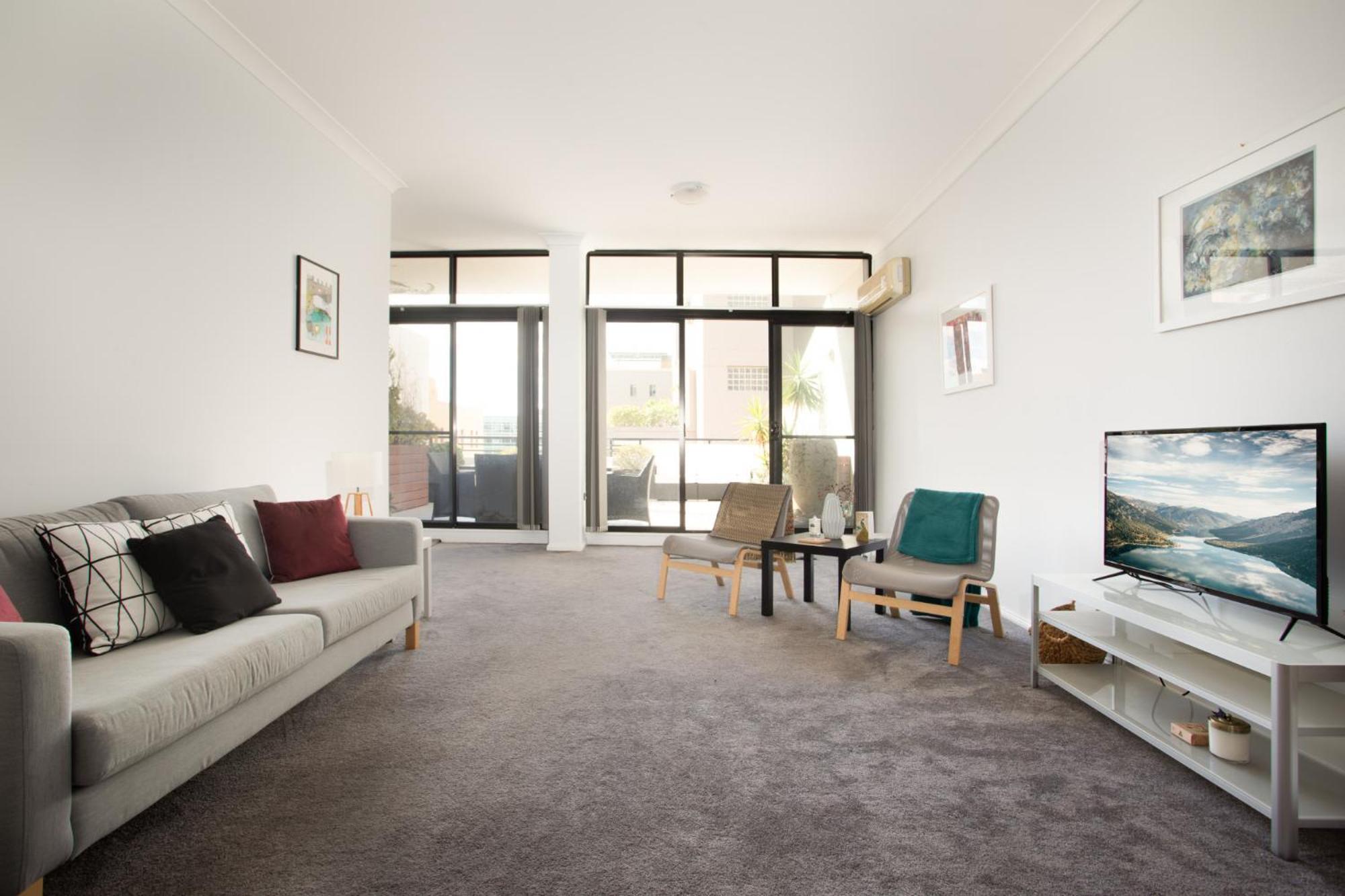 Chic Unit With Rooftop Terrace Near Sights & Shops Apartment *