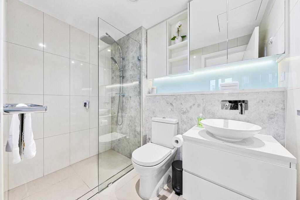 Apartment Two Beds Water & Bridge View 9th Lv *