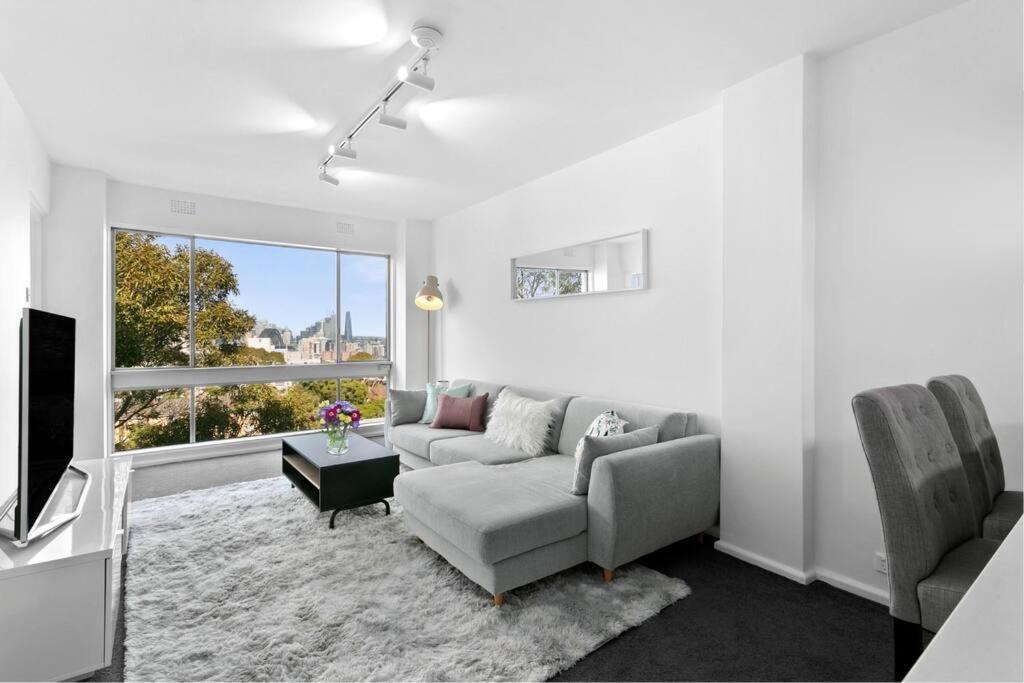 Ben73 - Harbour View 1 Bedroom Apartment Sydney