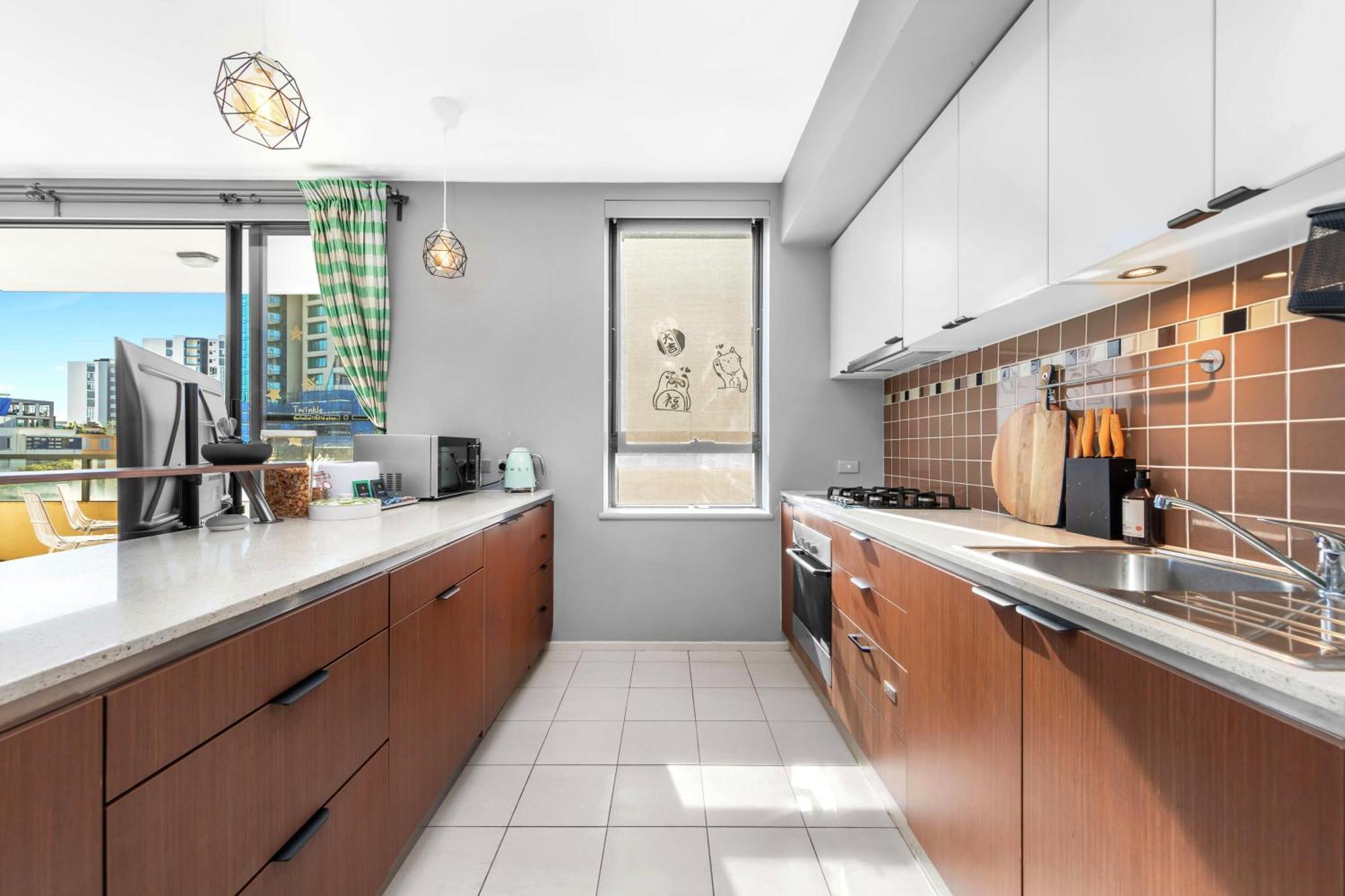 Charming Peaceful 3br In Heart Of Rhodes Apartment *