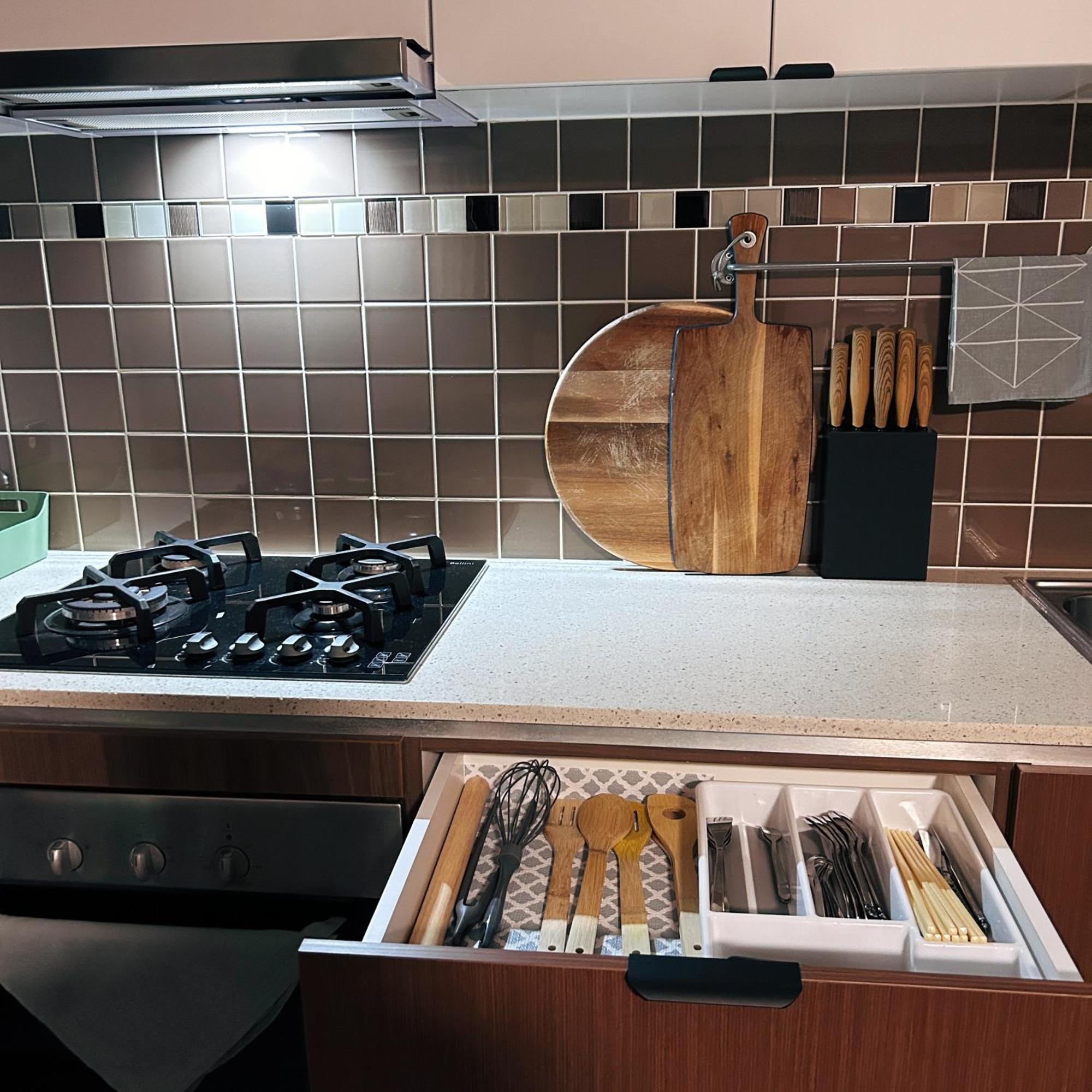 Charming Peaceful 3br In Heart Of Rhodes Apartment *