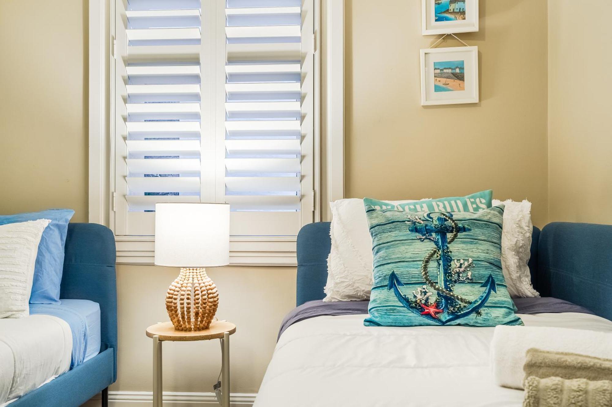 Best Location In Manly Harbour View
