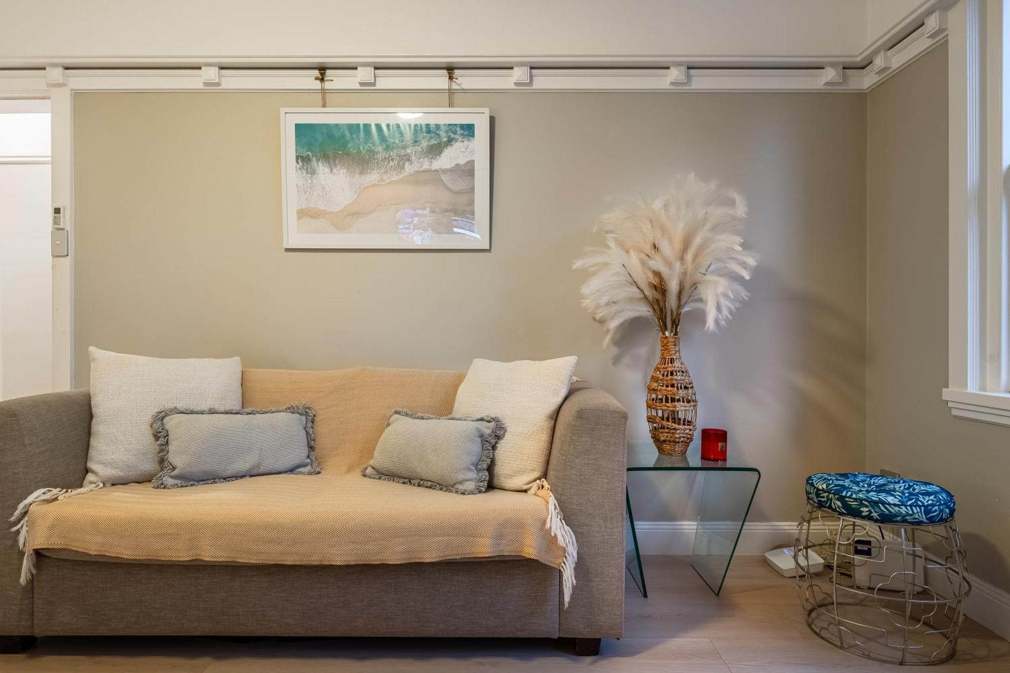 Best Location In Manly Harbour View Apartment