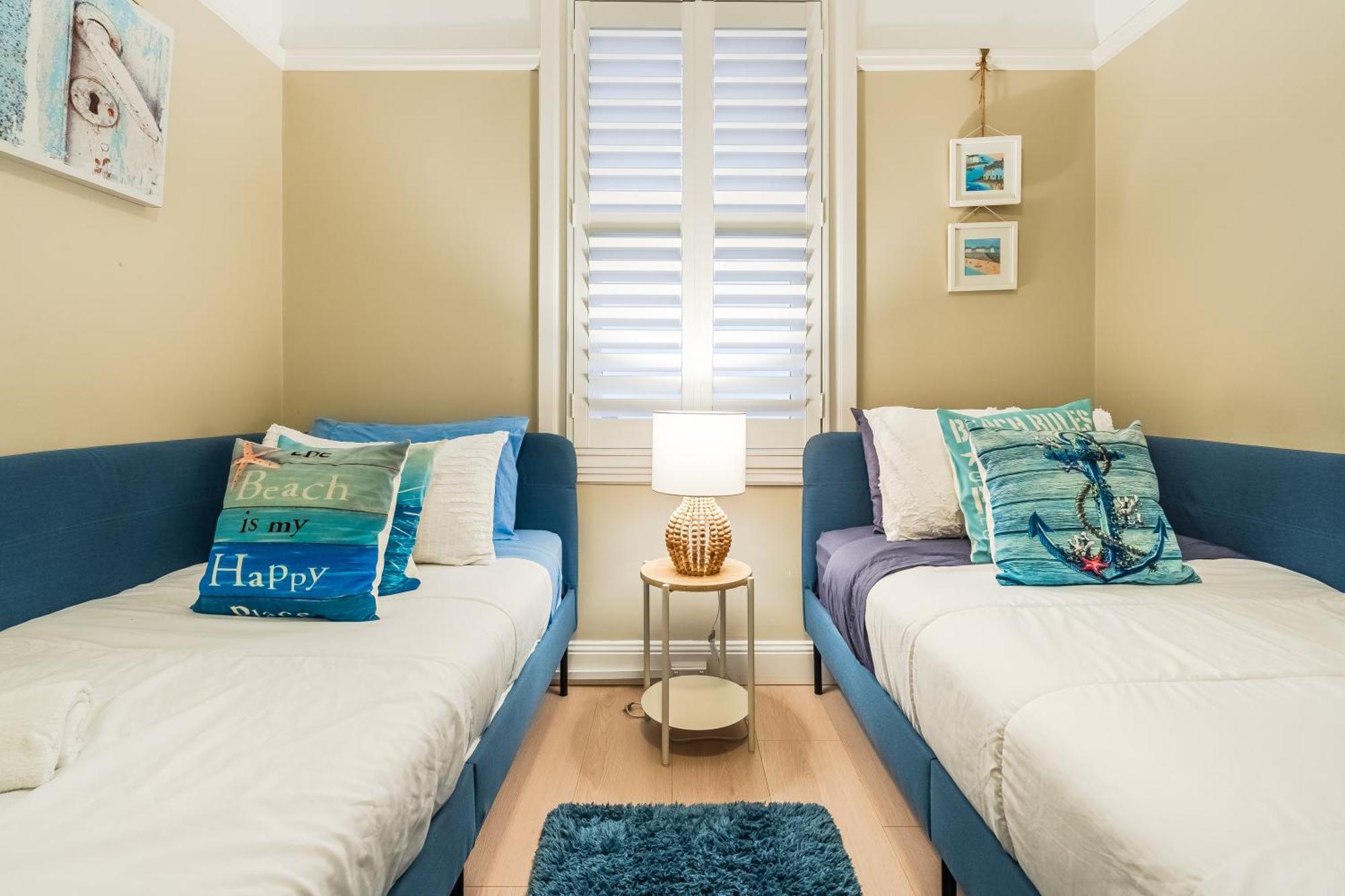 Apartment Best Location In Manly Harbour View
