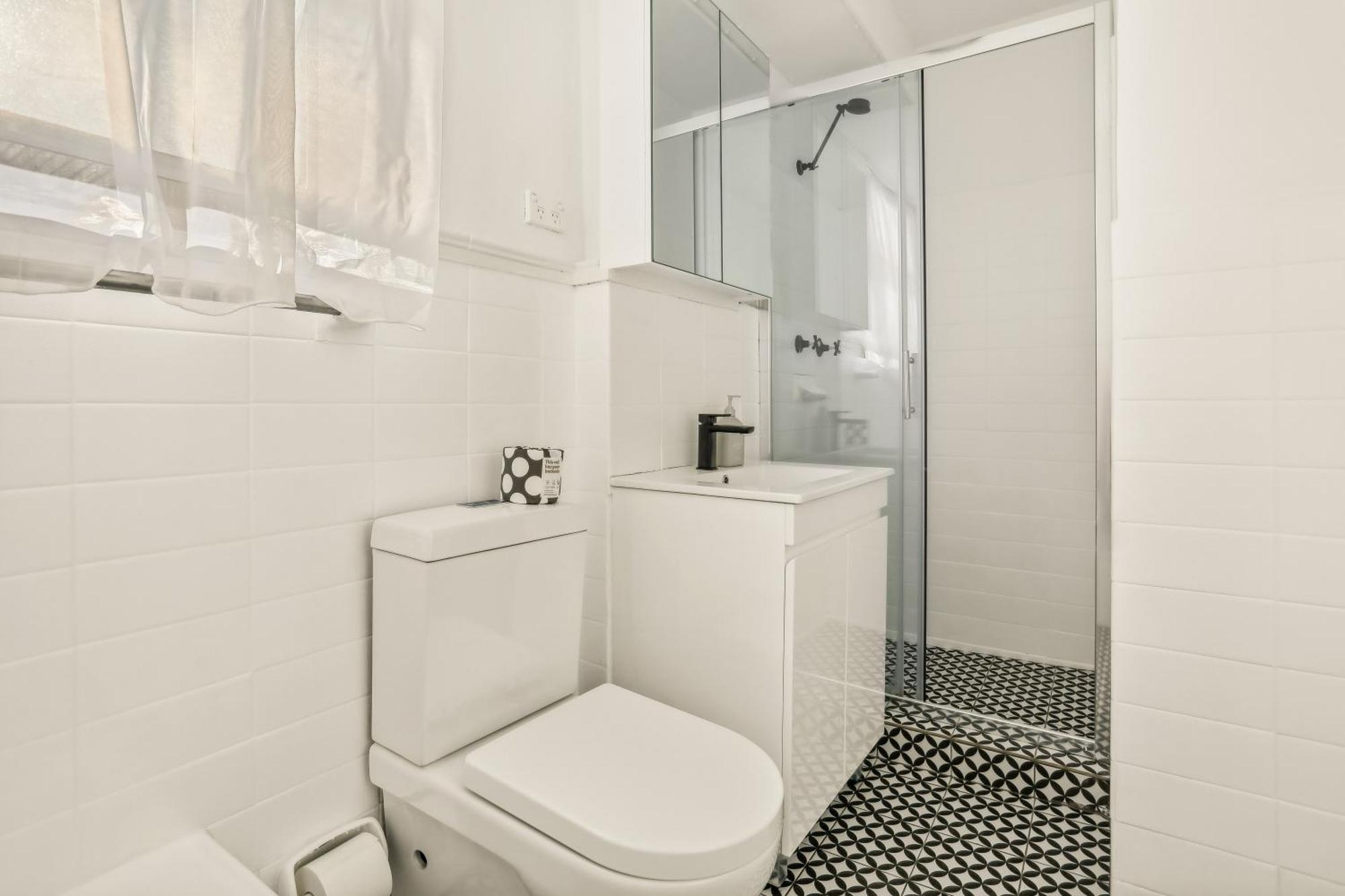 Glebe Tranquil Retreat - 2bd With Parking Apartment *