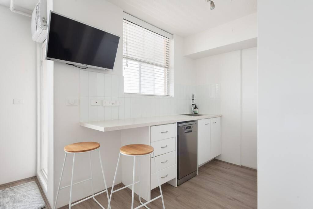 Sam's Bondi Floor - Lift, View, Pool, Secure Apartment
