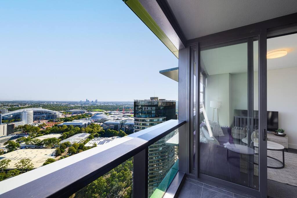 Apartment Olympic Park With View Parking Near Train Sydney
