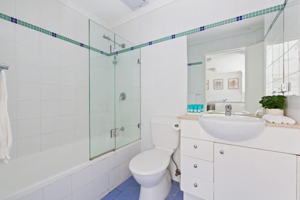 Apartment Chic Brookvale Unit-big Balcony!