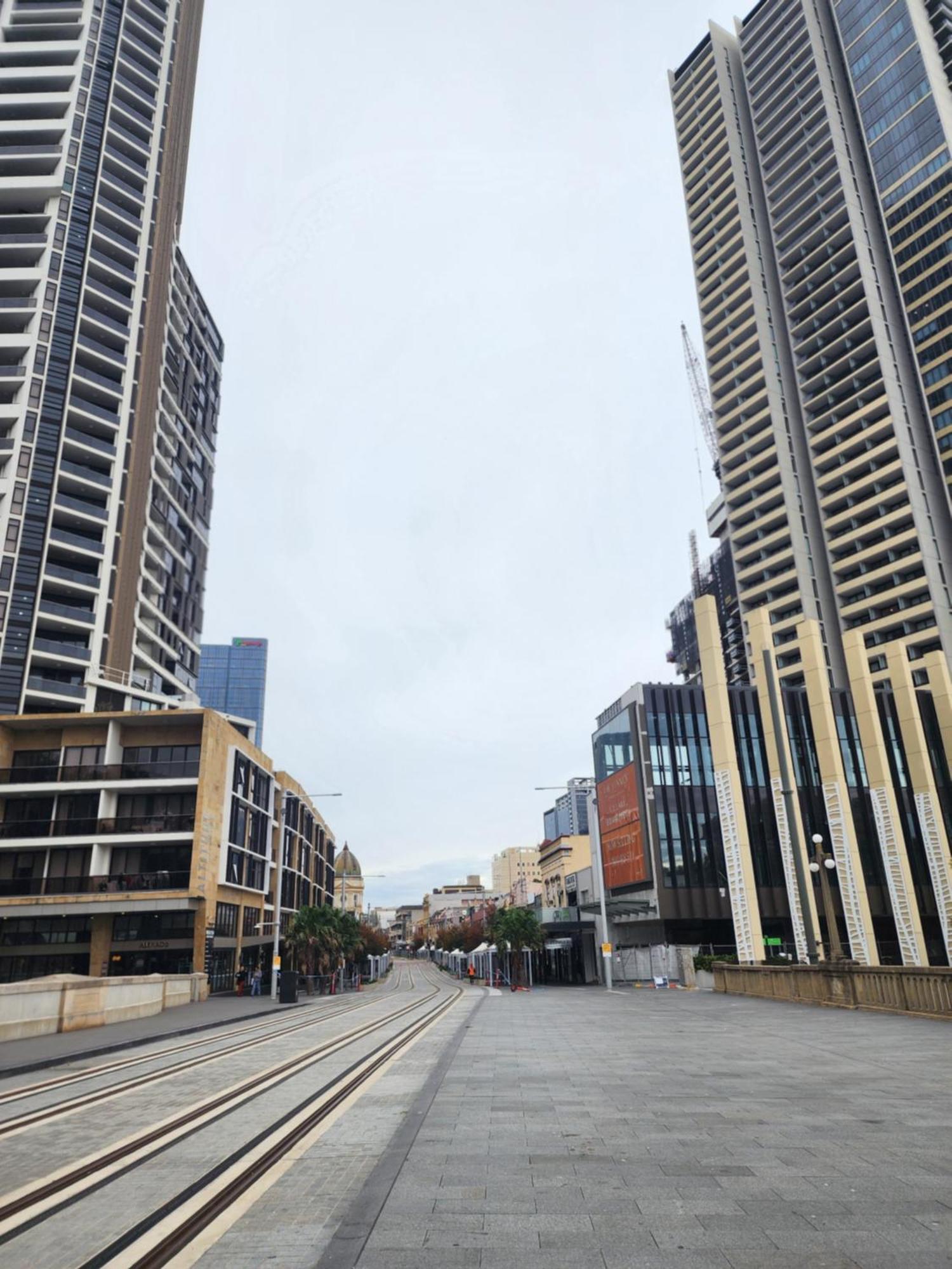 Cbd Parramatta Shared Apartment, Swimming Pool And Gym,internet Apartment Sydney