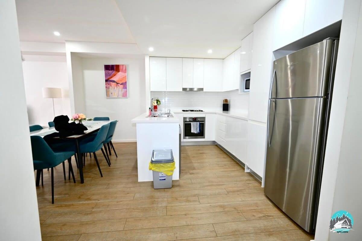 Aircabin - Canterbury - Cheerful - 2 Bed Apartment *