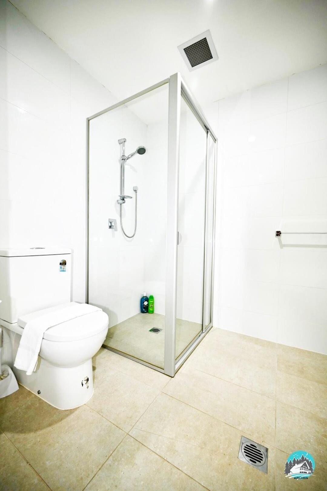 Aircabin - Canterbury - Cheerful - 2 Bed Apartment