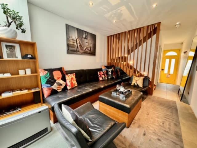 Casa de férias 3 Storey House Walk To Fox Scg &