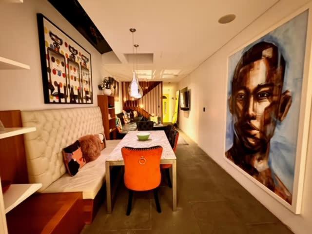 3 Storey House Walk To Fox Scg & *