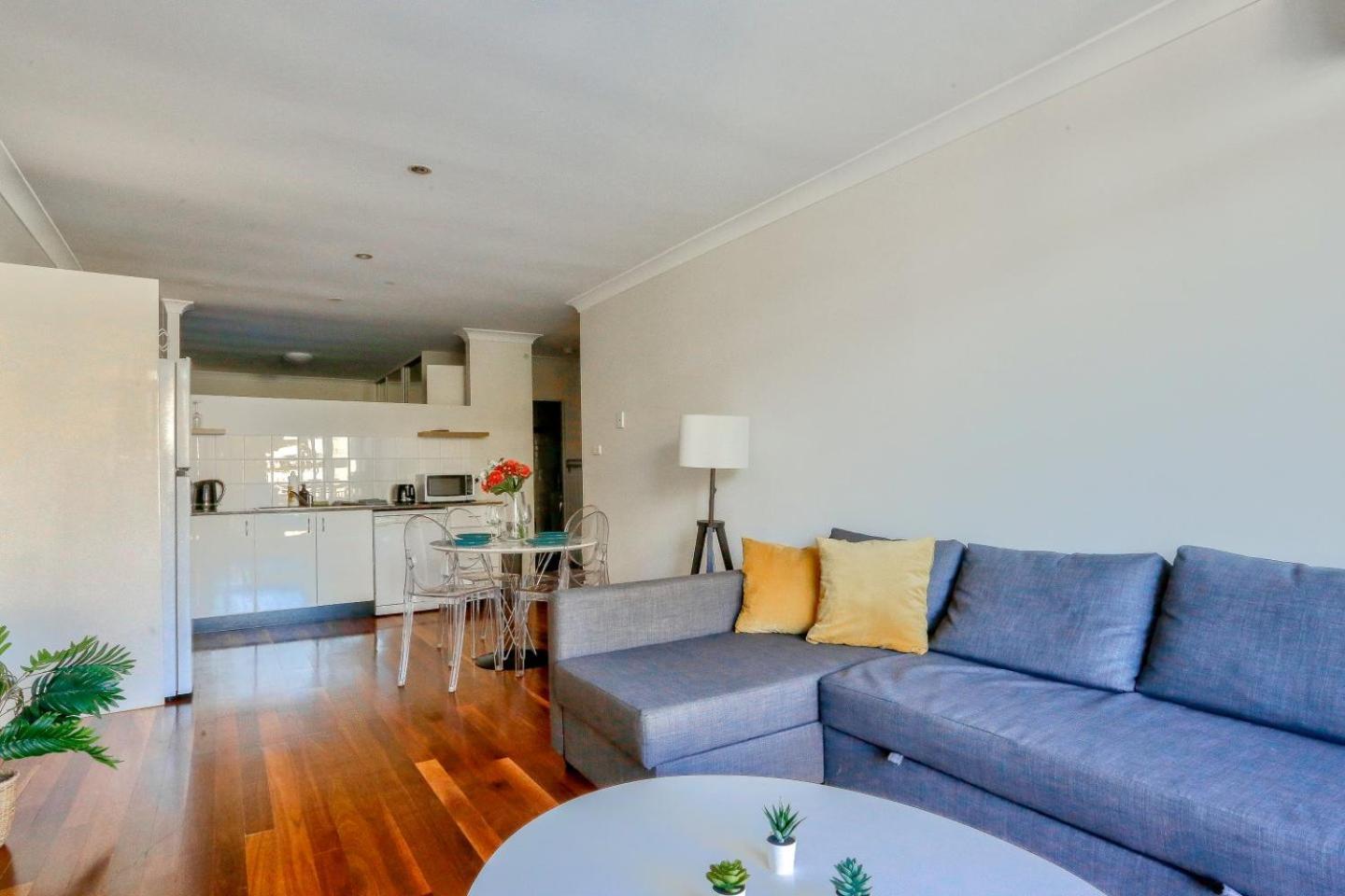 Stylish 1 Bedroom With Balcony Surry Hills * Sidney