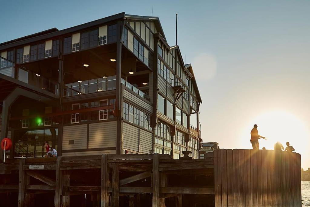 By Barangaroo Reserve Apartment