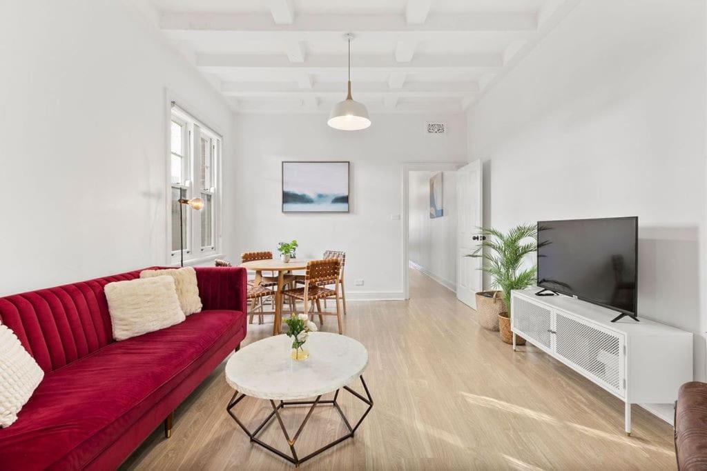 By Barangaroo Reserve * Sydney