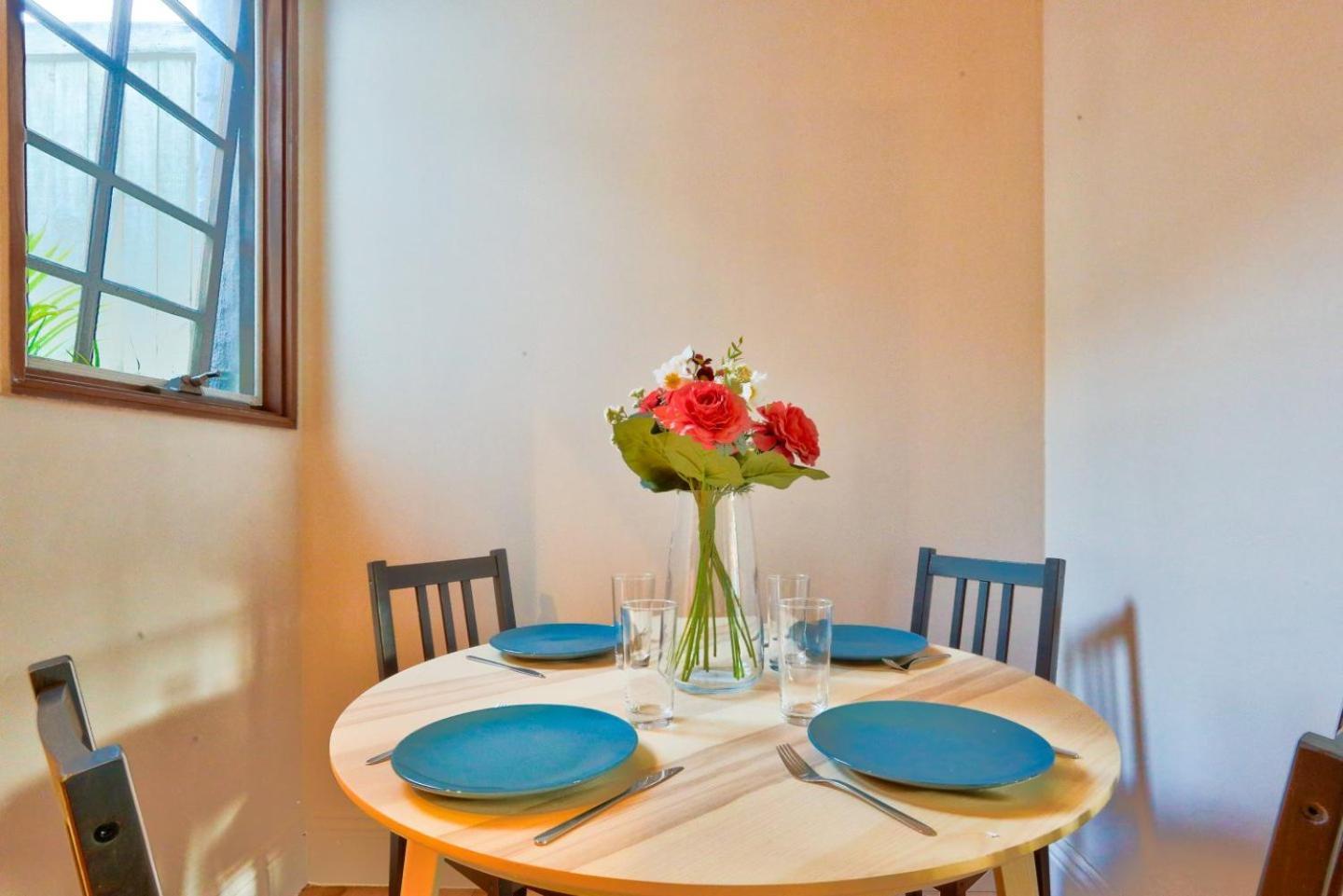 2 Bedroom House At The Centre Of Pyrmont * Sydney