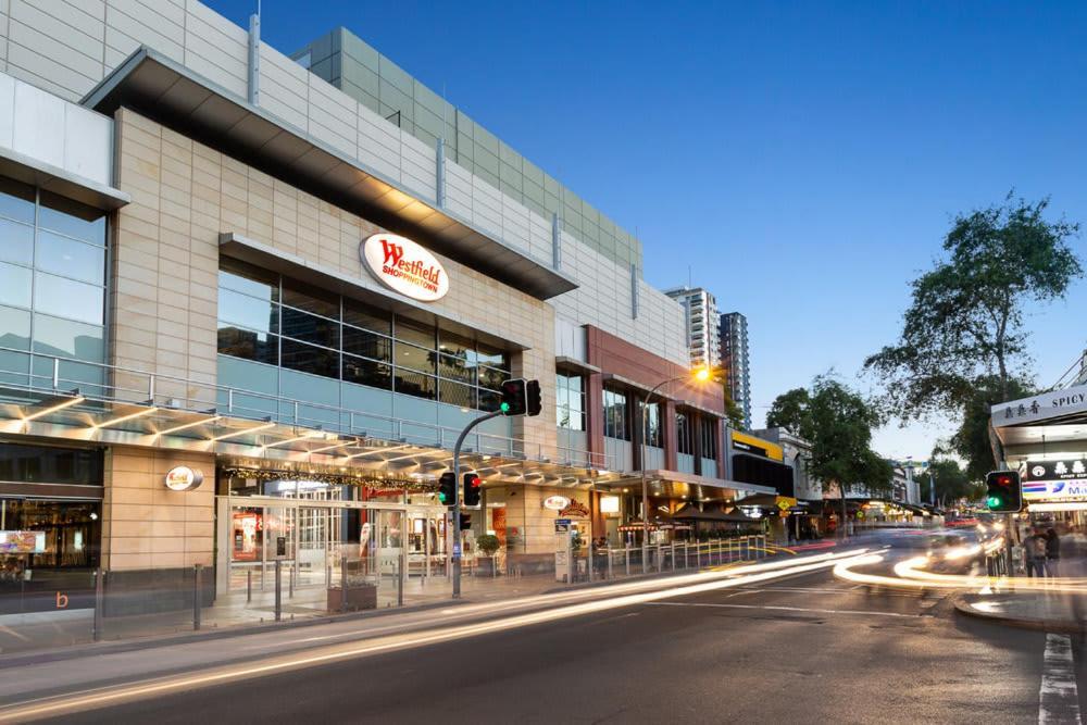 Bright Single - Seconds To Bus Station & Park - Close To Chinatown - Shared Bathroom *
