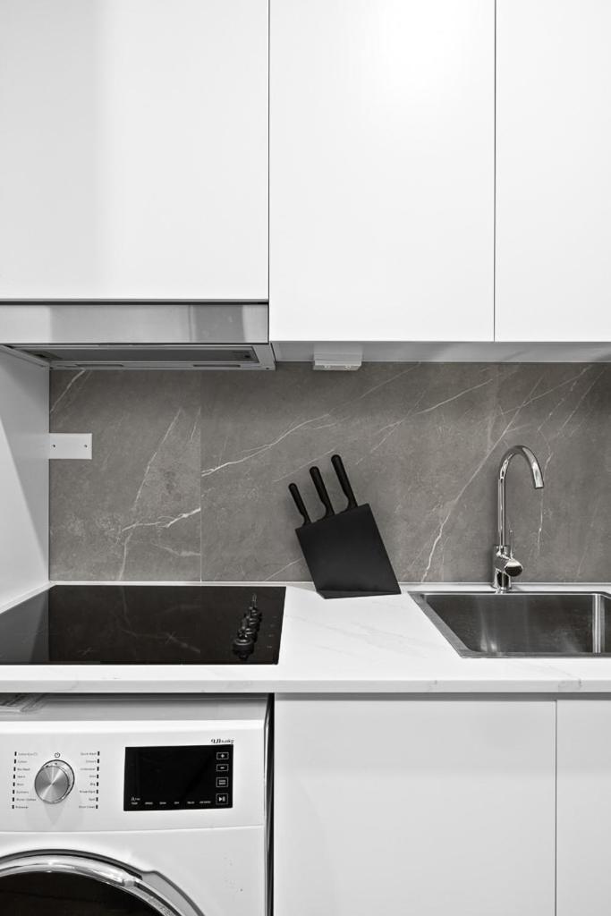 Gasthof Prime Double - Ac - Seconds To Cbd - Near Uts& Usyd& Darling Harbour& High Rated Restaurants - Shared Bathroom *