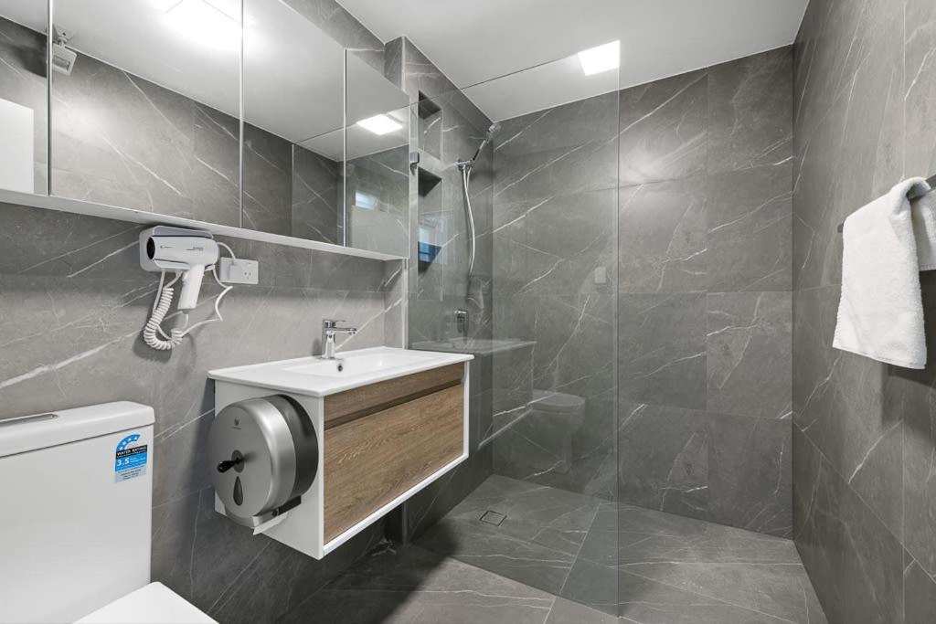 Gasthof Prime Double - Ac - Seconds To Cbd - Near Uts& Usyd& Darling Harbour& High Rated Restaurants - Shared Bathroom Sydney