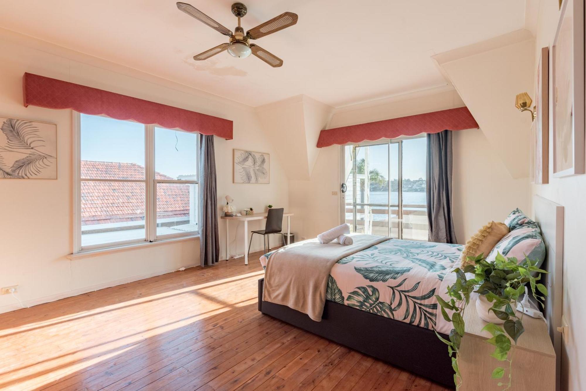 Gasthof Bright King - Waterfront - Near Stations - Shared Bathroom *