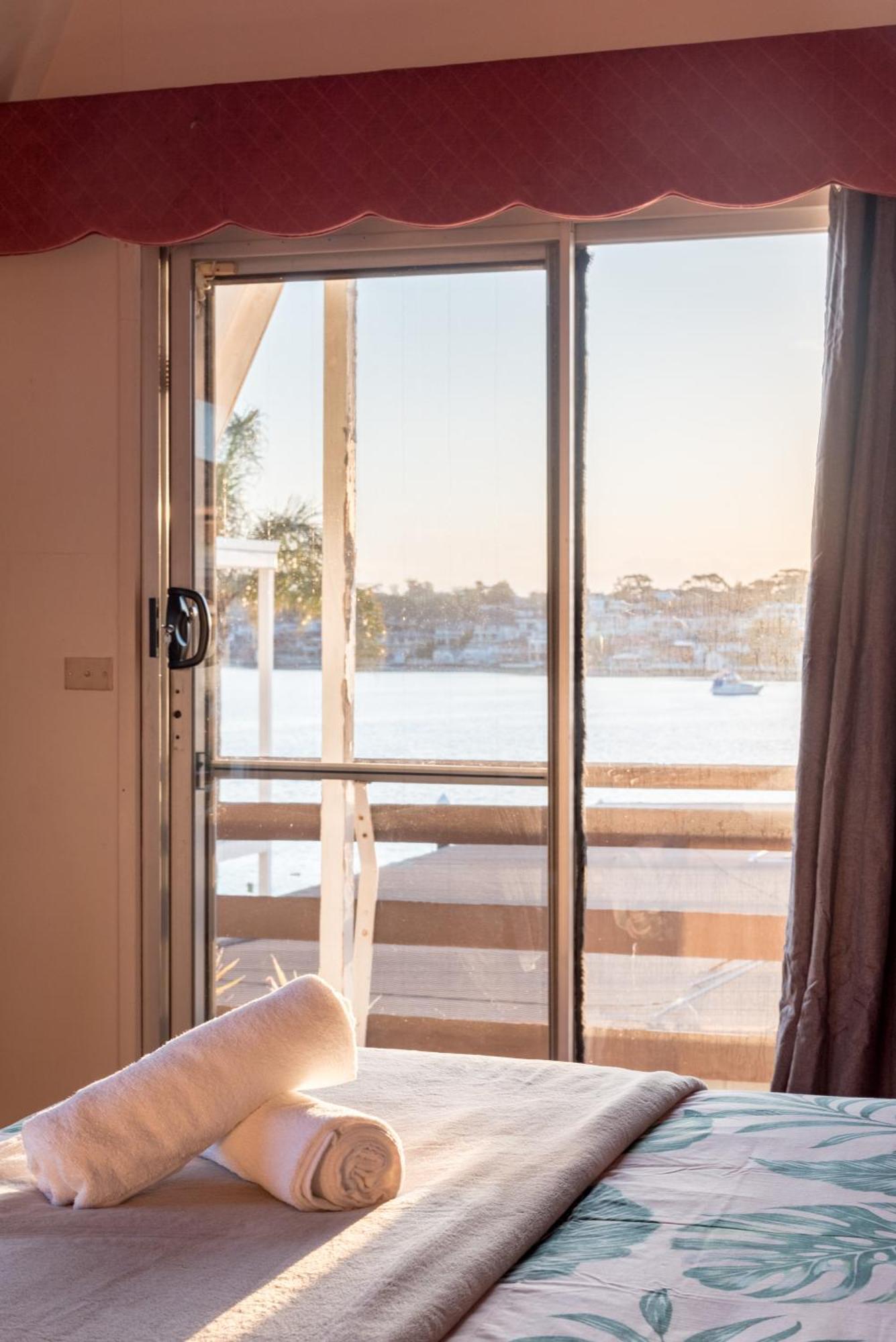 Bright King - Waterfront - Near Stations - Shared Bathroom Gasthof Sydney