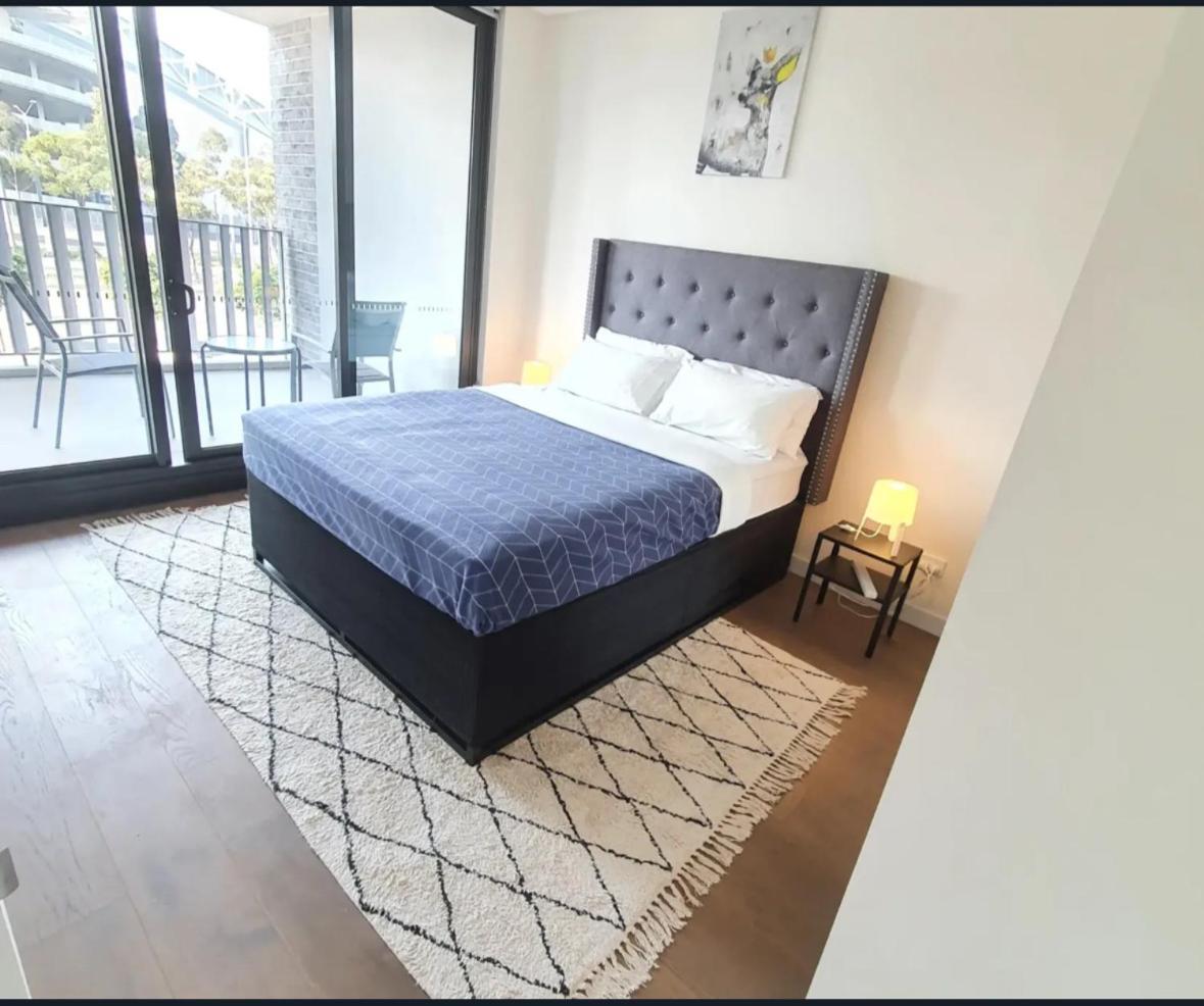 Apartment Luxury Loft 3 Bed, 2 Bath, Sleeps 6, Pool, Bbq, No Parties *