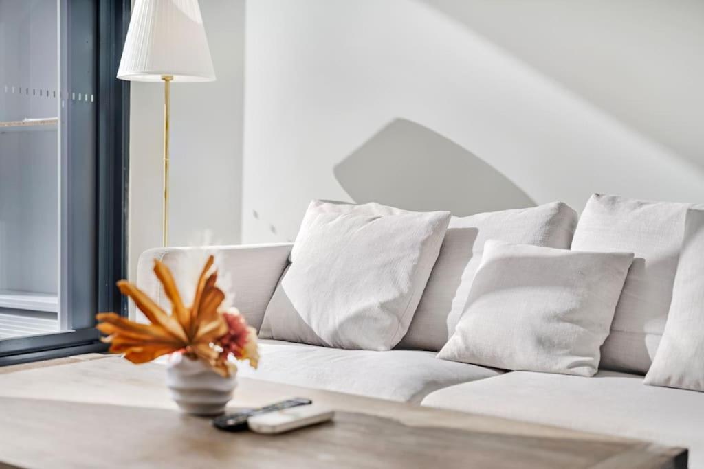 Modern 1b1b With Free Pool&gym * Sydney