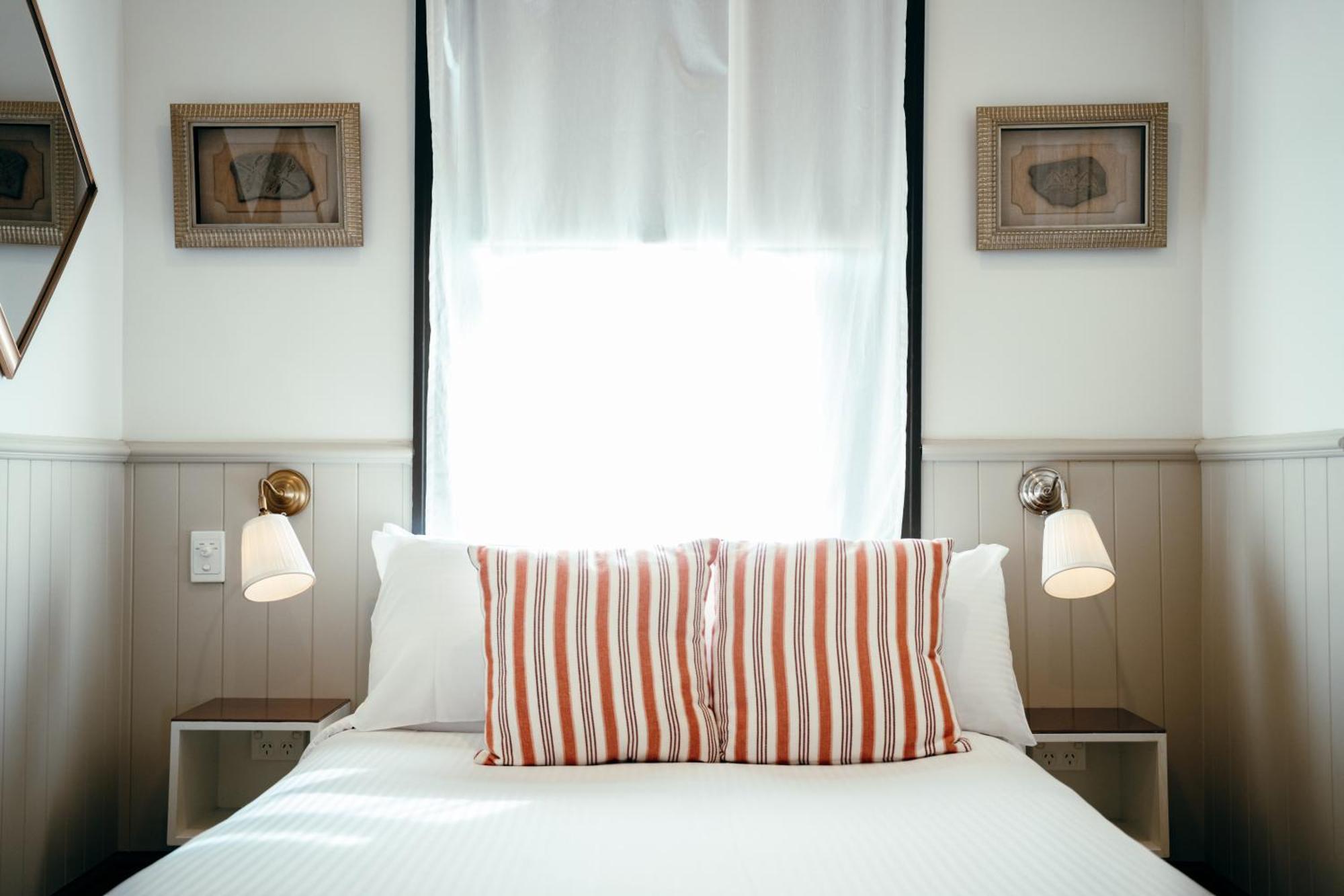 Cremorne Point Manor Guest house Sydney