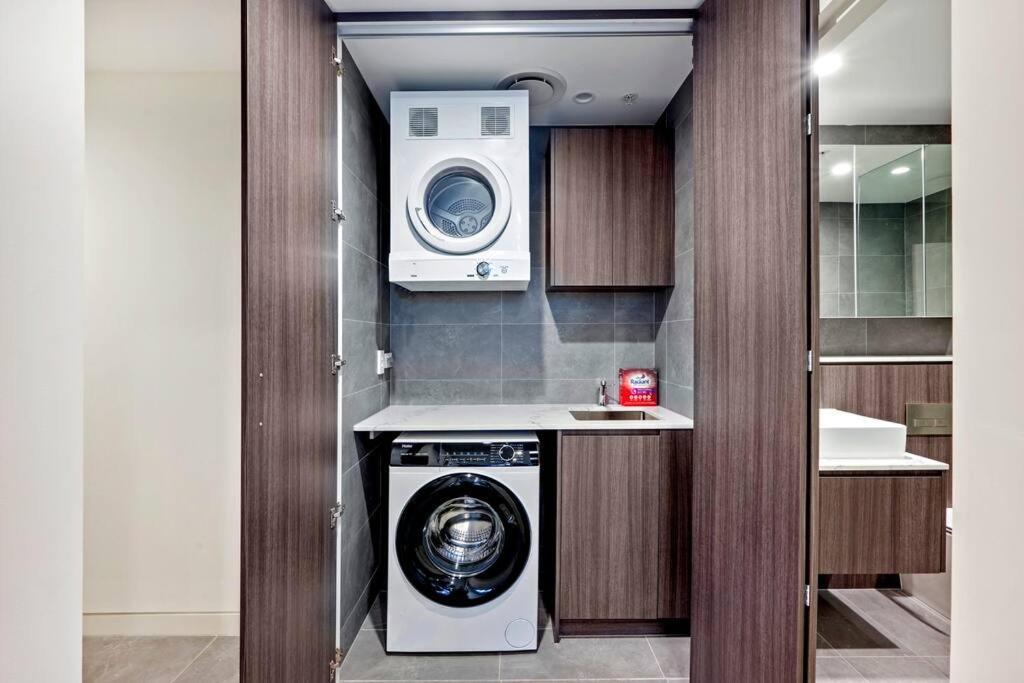 Comfy 1 Bedroom Homebush Apartamento *