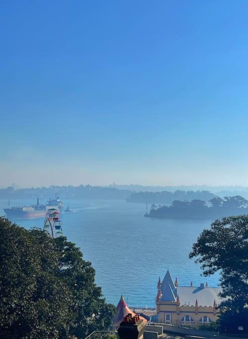 Kozyguru Milsons Point Amazing View 2 Bed *