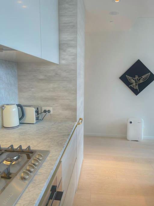 Apartment Kozyguru Milsons Point Amazing View 2 Bed *