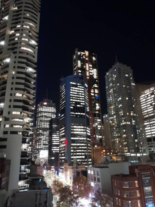 Perfectly Located Cbd 3 Bedrooms Apartment *