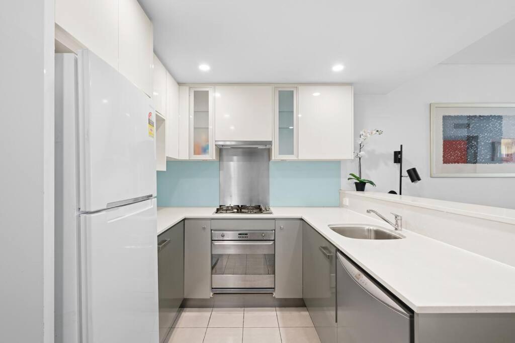 Vibrant 2bd Hideaway - 1 Bd Converted From A Study * Sydney