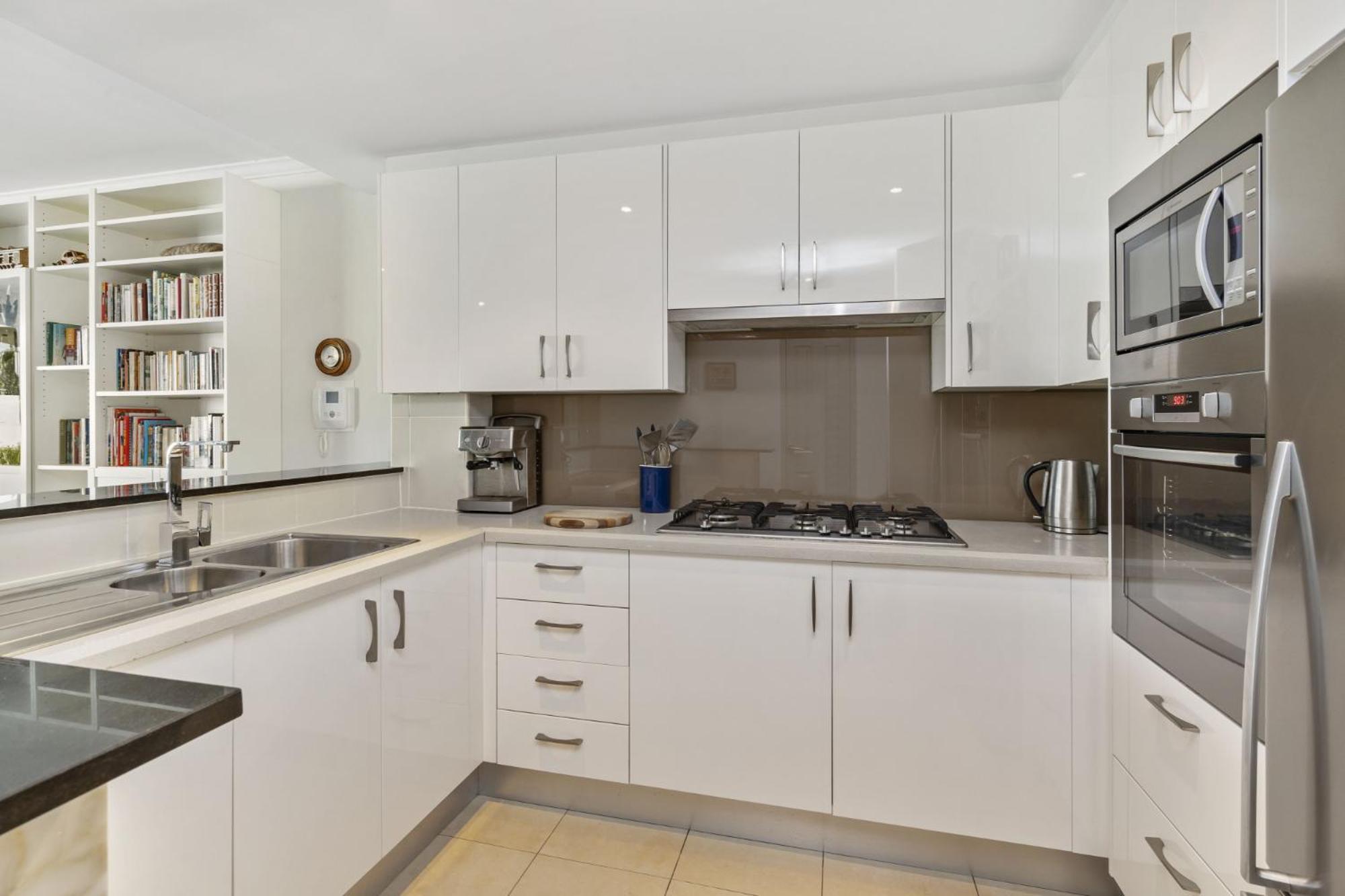 Gorgeous 2-bed Unit Near Riverside Parks *