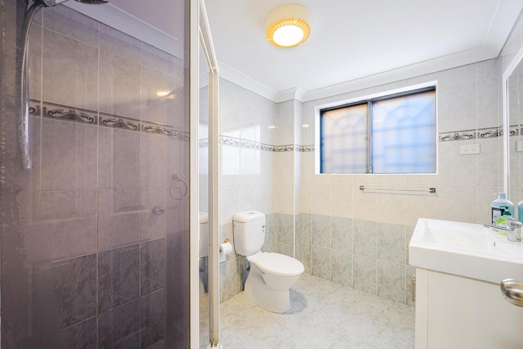 Hurstville Centre 2-level Large House *