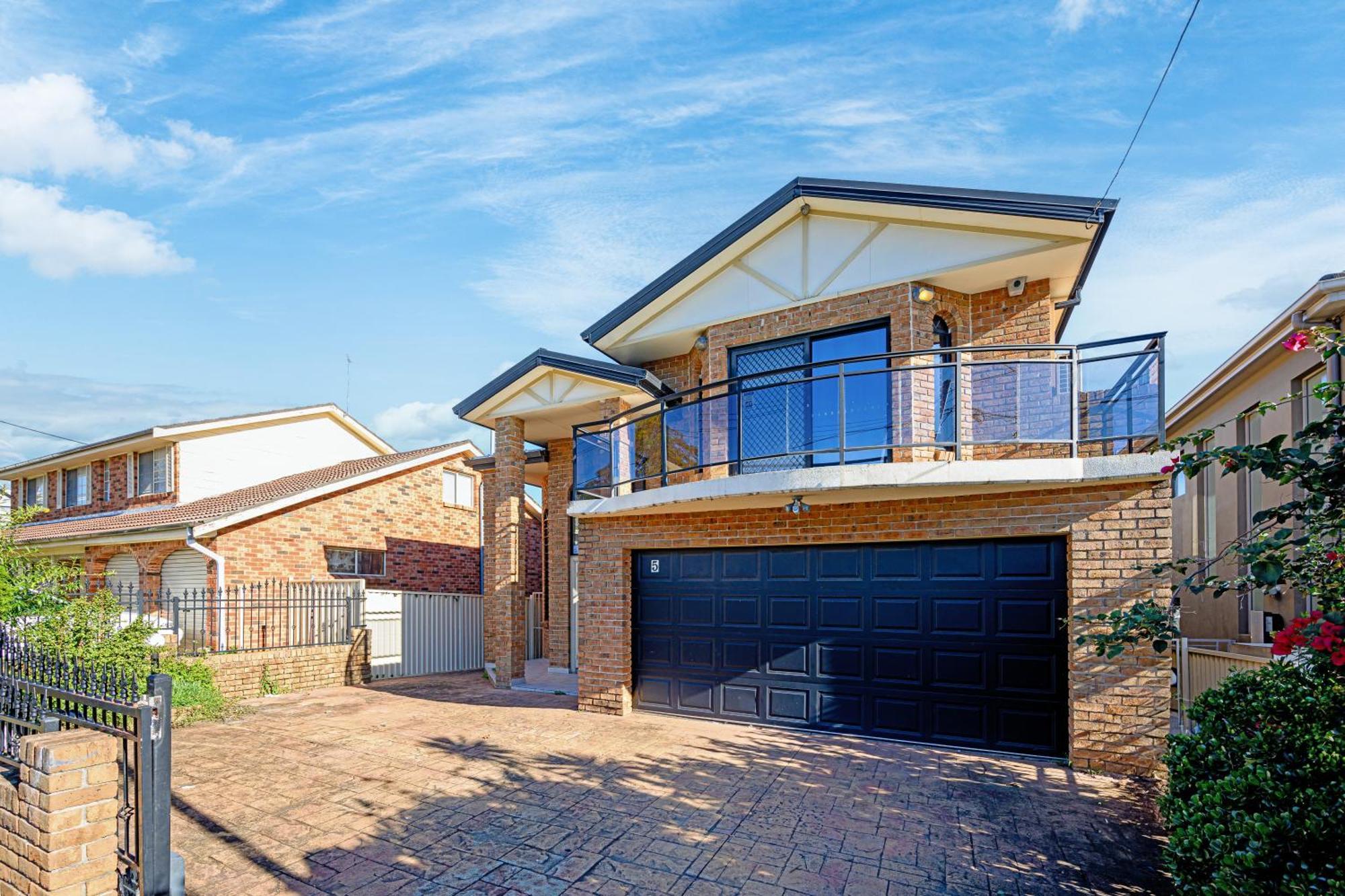 Hurstville Centre 2-level Large House Sydney
