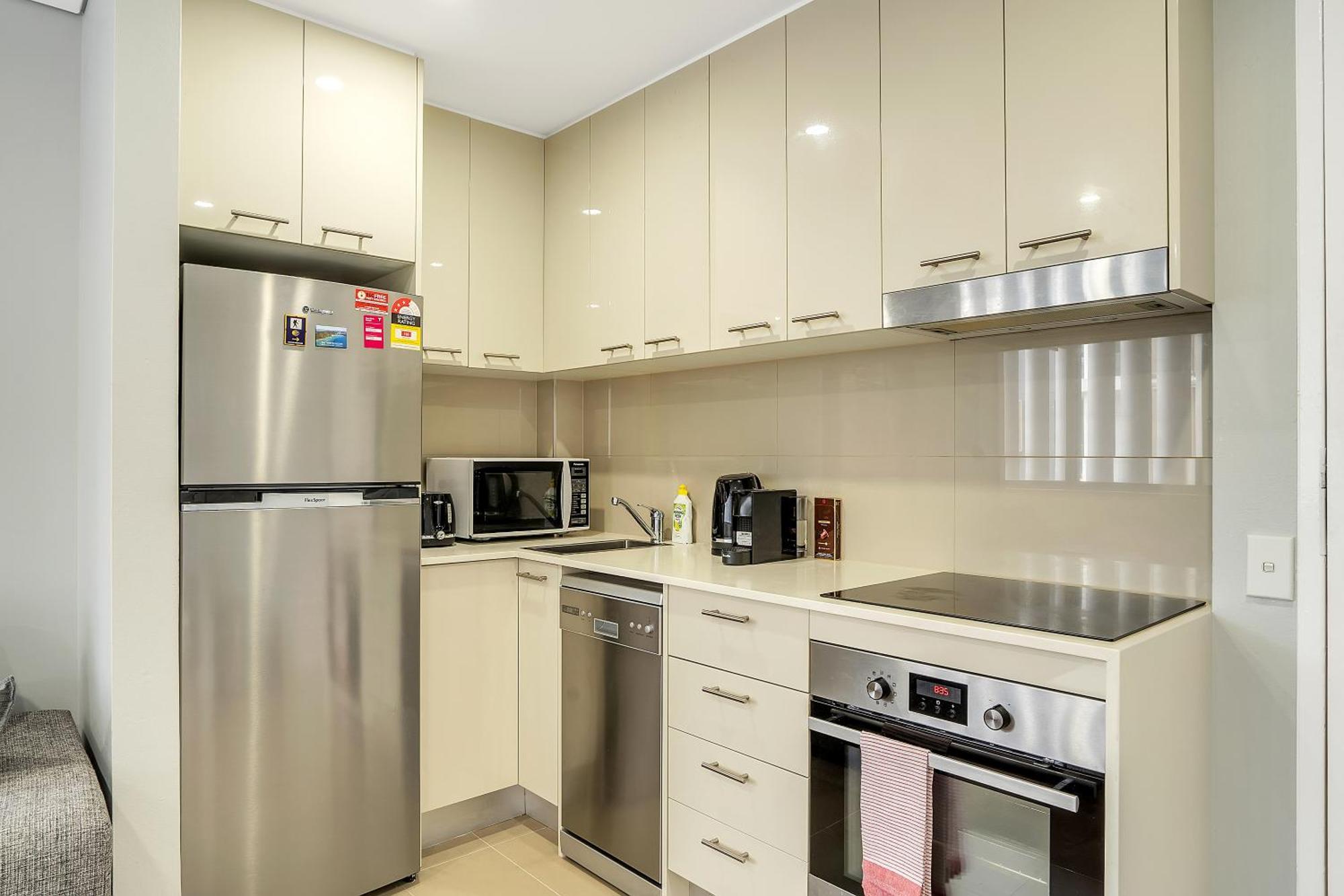 Apartment Bright 1 Bedroom Unit In The Heart Of Manly