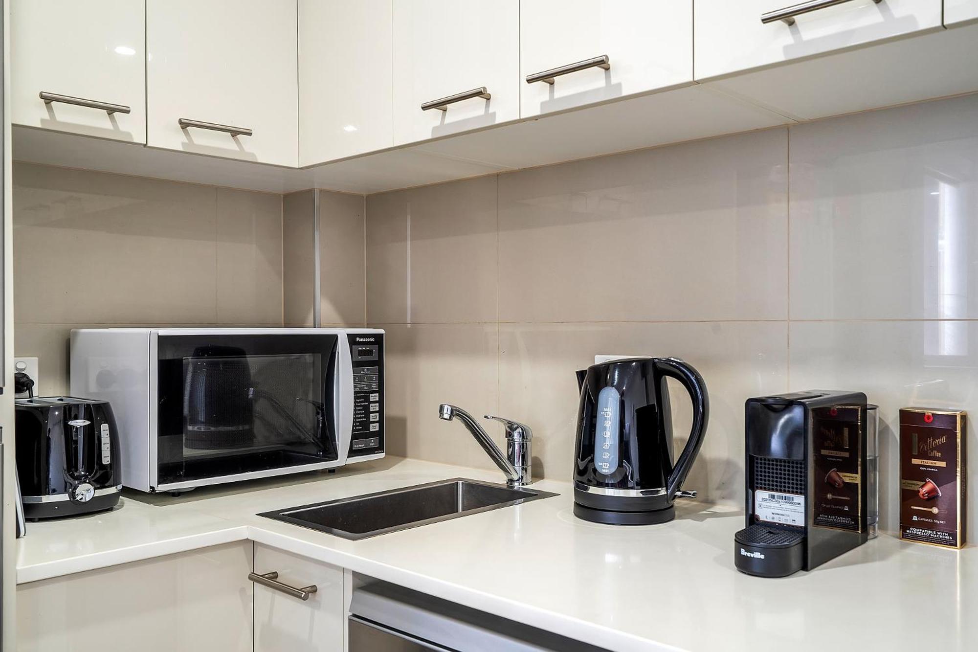Apartment Bright 1 Bedroom Unit In The Heart Of Manly *