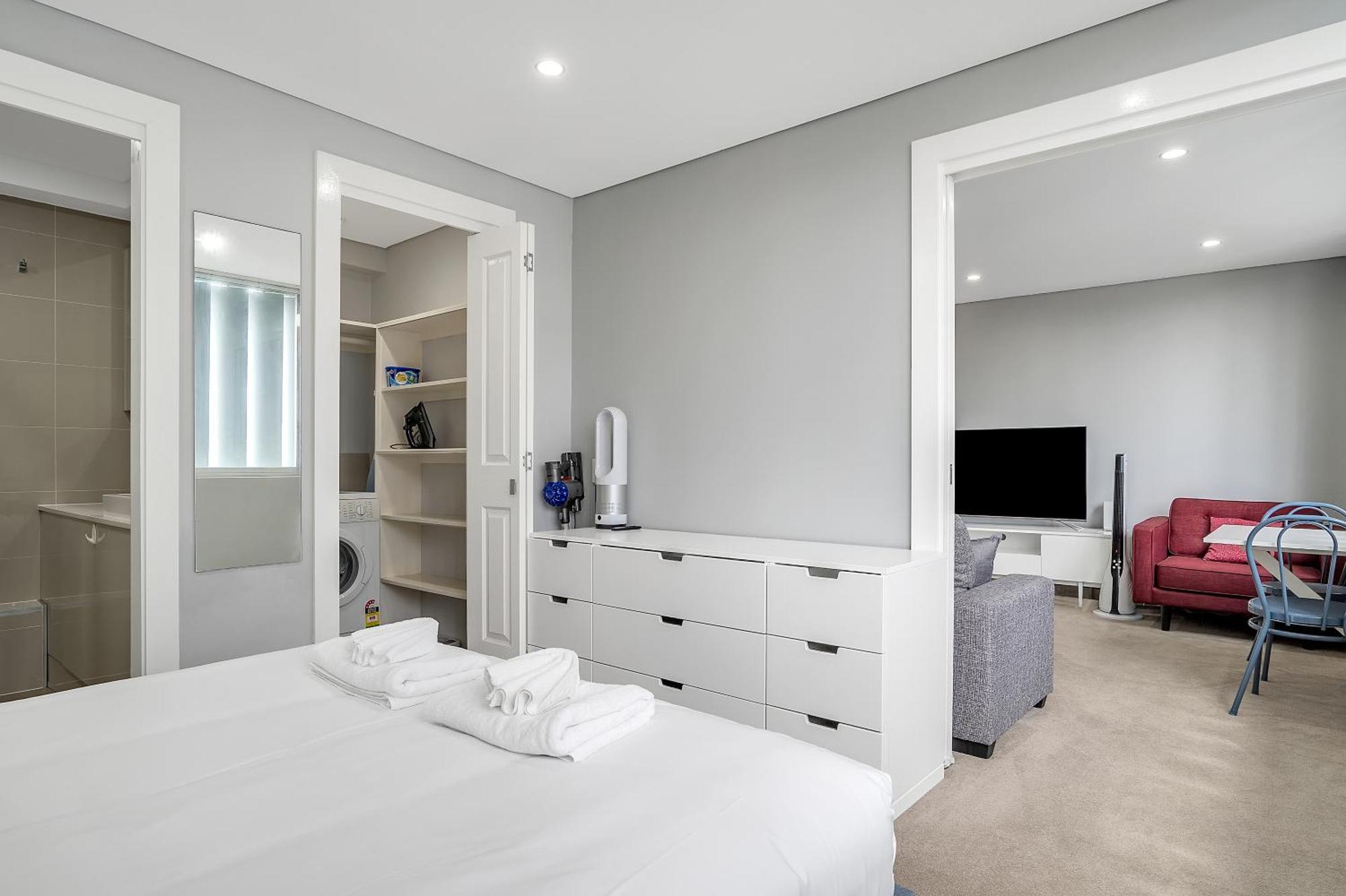 Bright 1 Bedroom Unit In The Heart Of Manly * Sydney